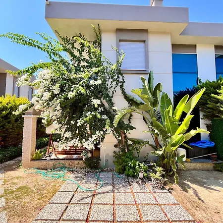 Sea Front Private With Salt Pool Villa Cesme