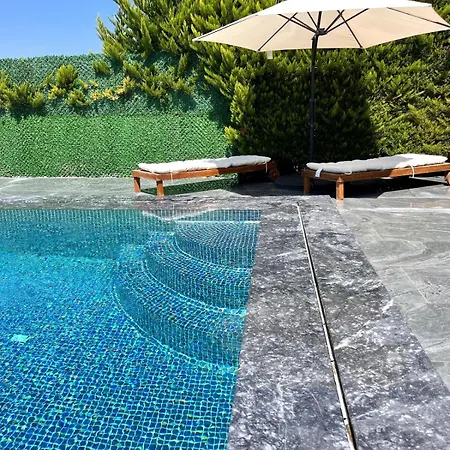 Sea Front Private With Salt Pool Villa *