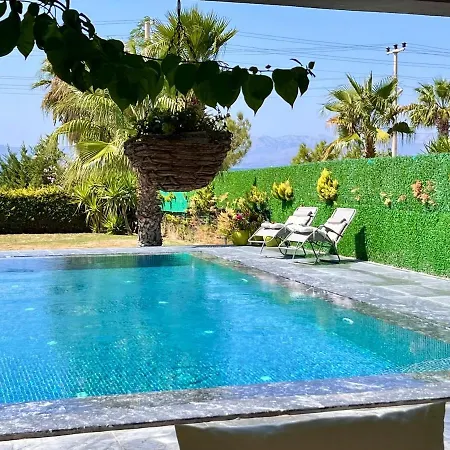 Villa Sea Front Private With Salt Pool *