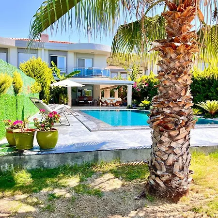 Sea Front Private With Salt Pool Villa