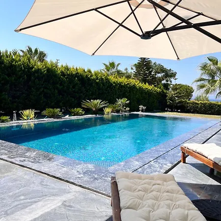 Sea Front Private With Salt Pool Villa Cesme
