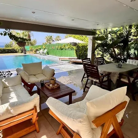 Sea Front Private With Salt Pool Cesme