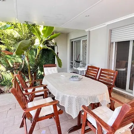 Sea Front Private With Salt Pool