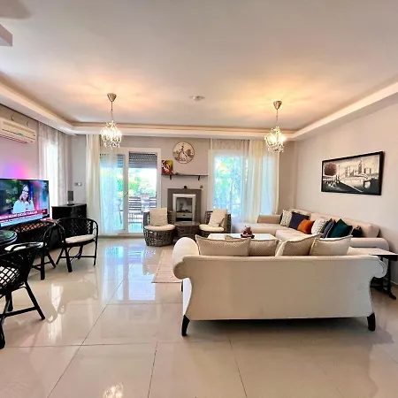 Sea Front Private With Salt Pool Cesme