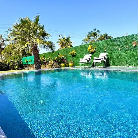 Sea Front Private With Salt Pool Villa