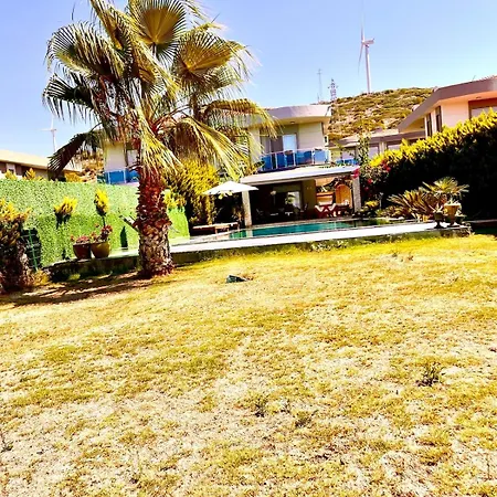 Sea Front Private With Salt Pool Villa *