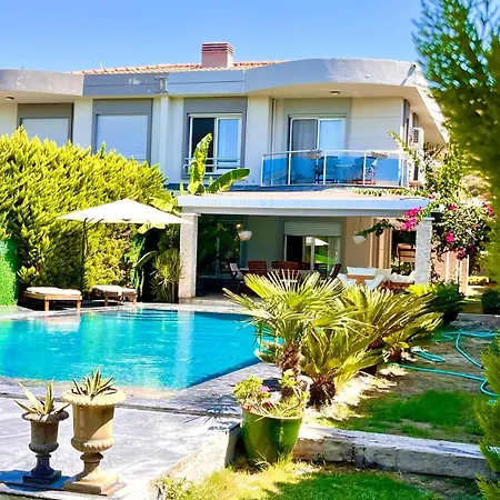 Sea Front Private With Salt Pool Cesme